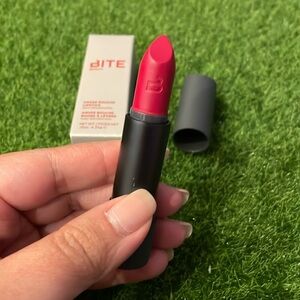 🆕 Bite beauty lipstick in Sour Cherry